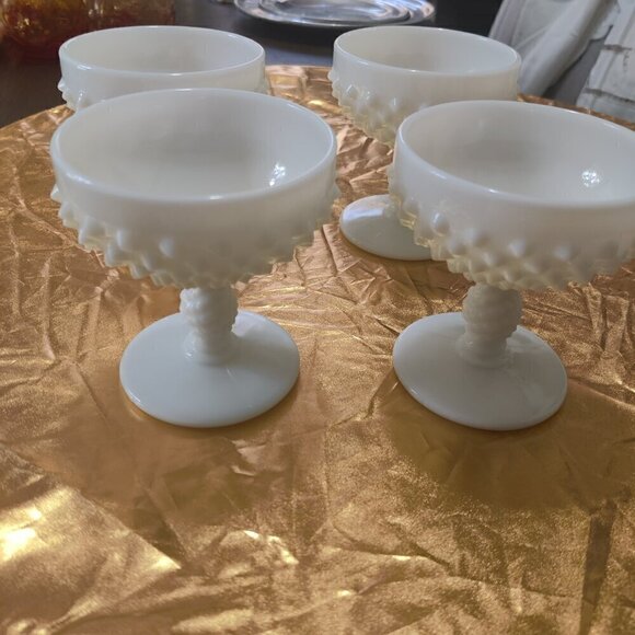 Ice Cream Cups in Hobnail, on a footed base. Amazing White Milkglass from Fenton - Picture 3 of 8